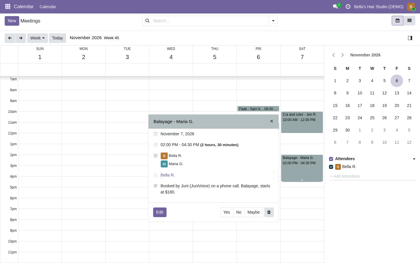 Il calendario dello spazio di lavoro con un appuntamento prenotato da Juni accanto alle prenotazioni online, dati di esempio